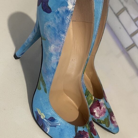 Stuart Weitzman Women's High-Heel Pump Shoes - Picture 7 of 10